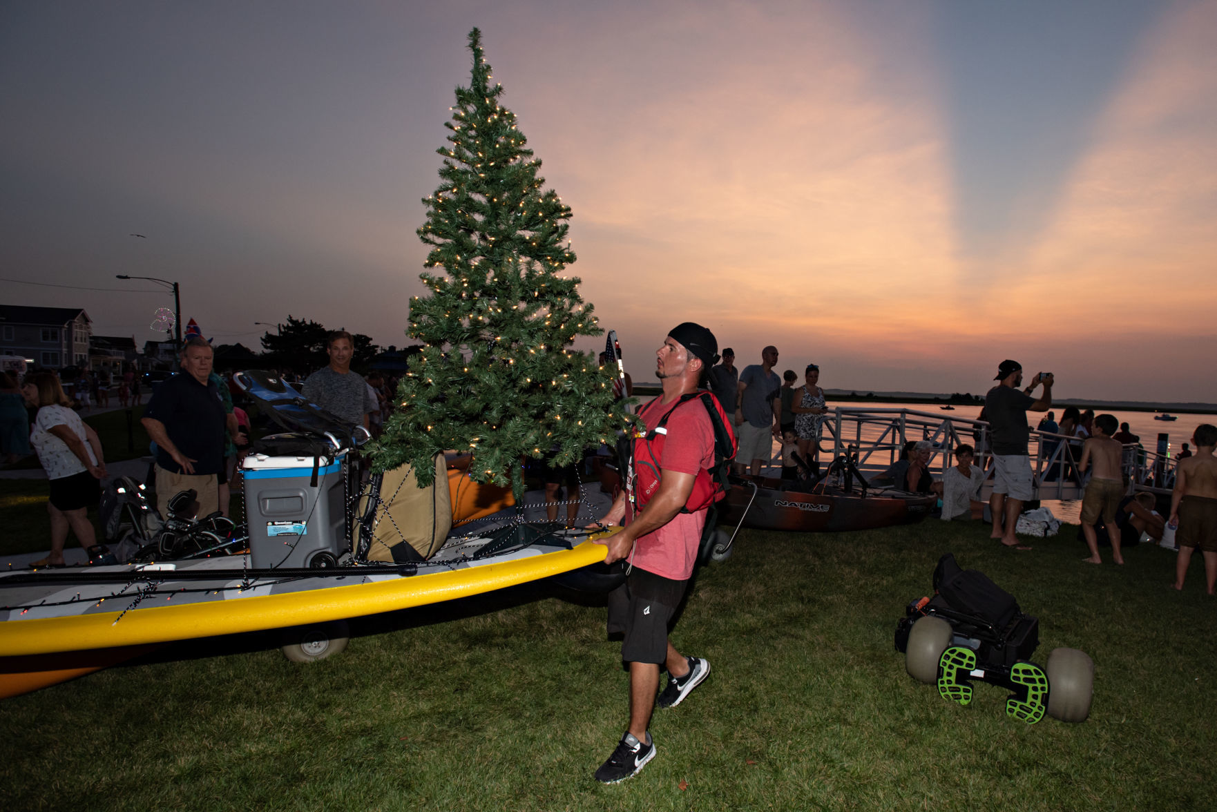 071919_nws_wildwoodxmasinjuly